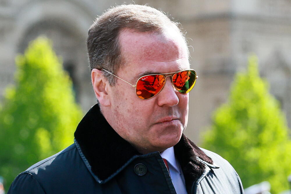 Medvedev odlepio, pa pred svima viknuo OVOM ZVANIČNIKU DA JE IMBECIL: Nastao momentalni muk