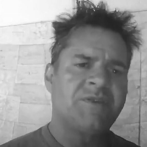 UMRO DEJVID ROČ! Pre 2 nedelje se oženio, pa izdahnuo u rukama svoje žene
