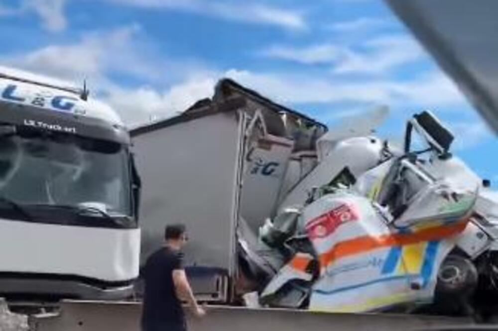 Horor na auto-putu u Italji, stradala ekipa Hitne pomoći sa pacijentom! Saobraćaj obustavljen u oba smera! (VIDEO)