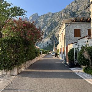 Cenovnik za letovanje u Crnoj Gori: Ovako će se kretati ponude u jeku sezone, a na ovaj način možete da uštedite!