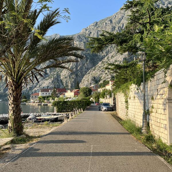 Od siromašnog ribarskog sela do elitnog mesta gde kuće imaju samo milioneri: Ovo je skriveni biser Jadrana (FOTO)