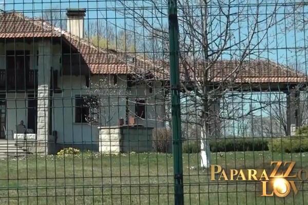 Znate li čija je ovo kuća na Bukulji? Vlasnica sinoć završila u Urgentnom, a o ovim slikama svi bruje