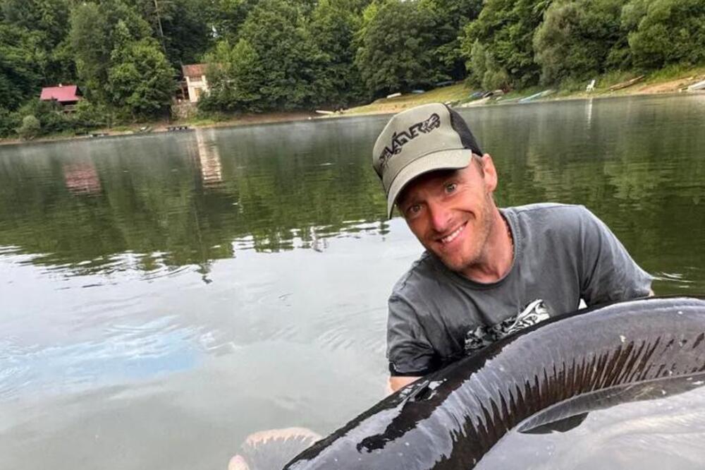 "OTIMAO SE, BILO JE ŽESTOKO": Ribolovac se borio 50 minuta, a kad je IZVUKAO šok! Odmah je oborio rekord