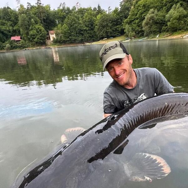 "OTIMAO SE, BILO JE ŽESTOKO": Ribolovac se borio 50 minuta, a kad je IZVUKAO šok! Odmah je oborio rekord