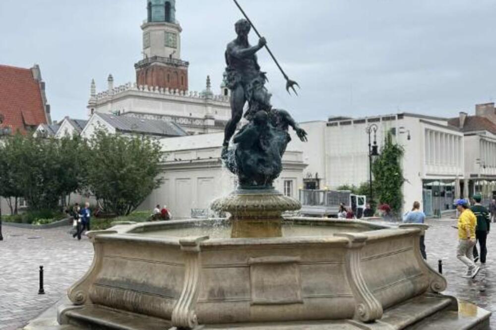 ESPRESO U POZNANJU! Zatišje pred buru na ulicama čiji je jedan srpski grad bratski (Foto)