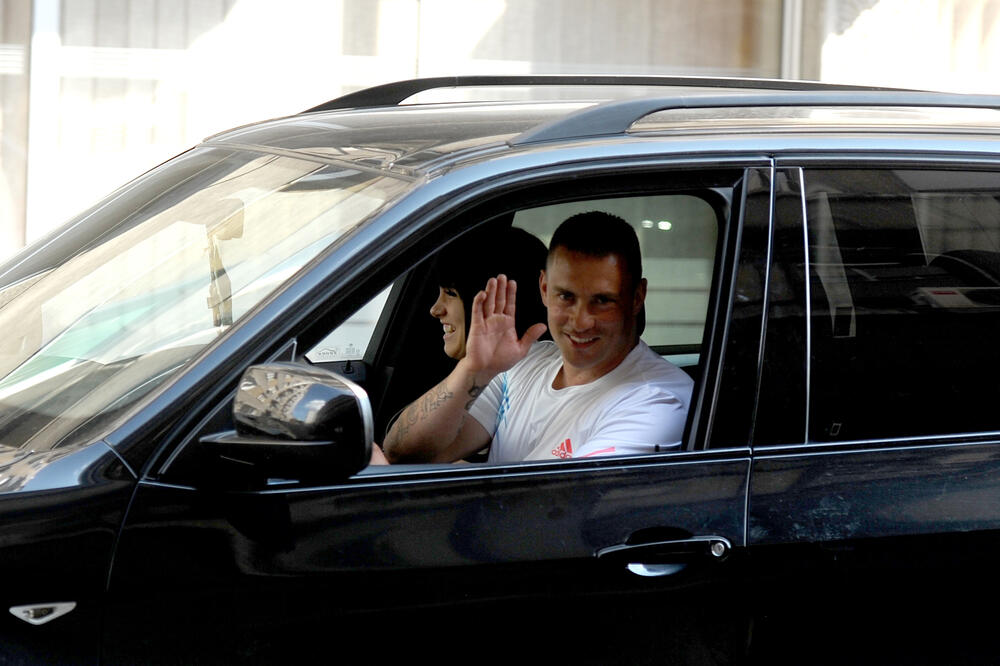 Najšokantnija porodična afera! Danas se o tome vešto ćuti, a pre je sa ŽENOM I MALOLETNOM ŠVALERKOM HARAO BEOGRADOM