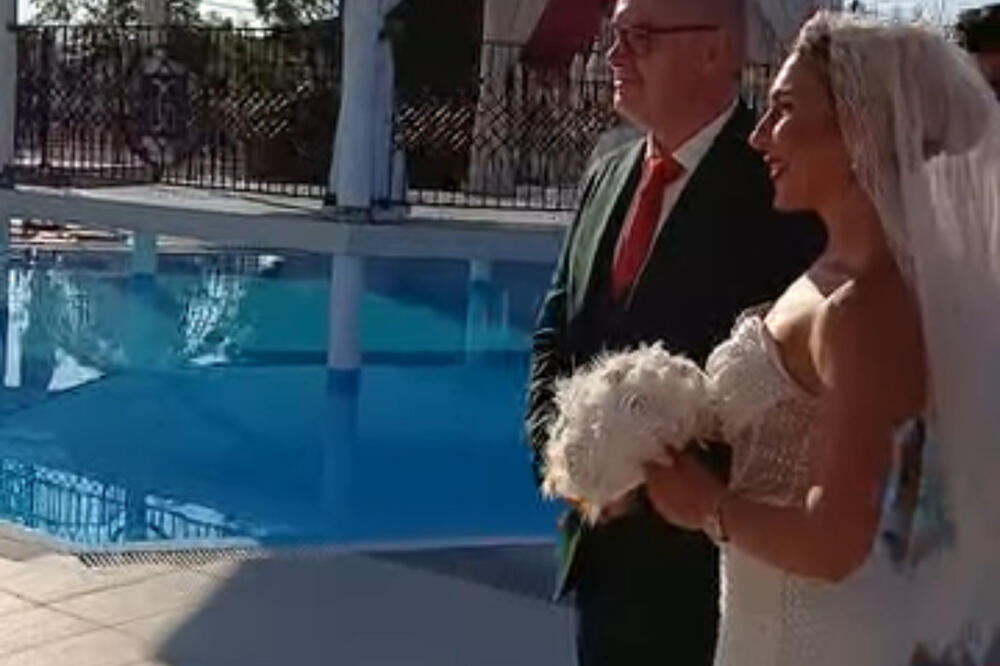 UDALA SE JOVANA JEREMIĆ? Na glavi majčin veo, gosti ushićeni - NAROD ŠOKIRAN