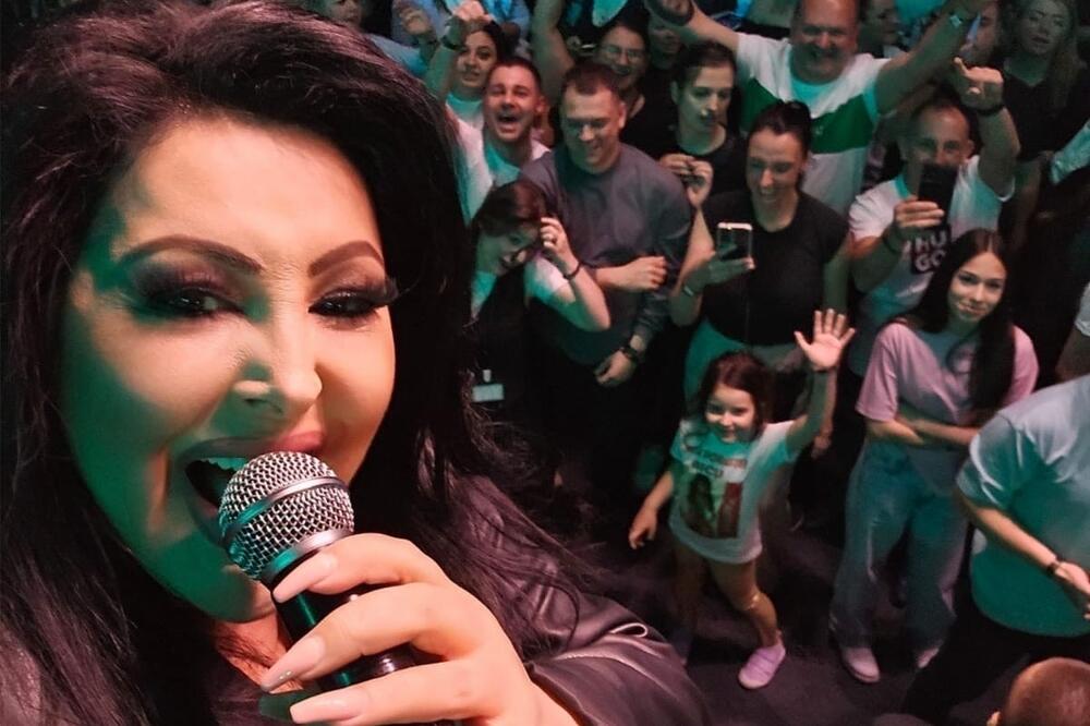 LETO ZA PAMĆENJE: Dragana Mirković oborila sopstveni rekord – preko pola miliona ljudi slušalo je uživo