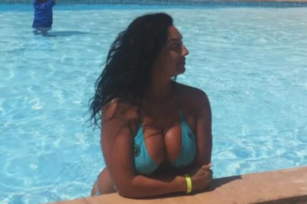 BILA SA ESTRADNIM MENADŽEROM, ON JOJ DOVEO LJUBAVNICU U KUĆU! Evo kako izgleda kad se SKINE, SRČKA U NAJAVI