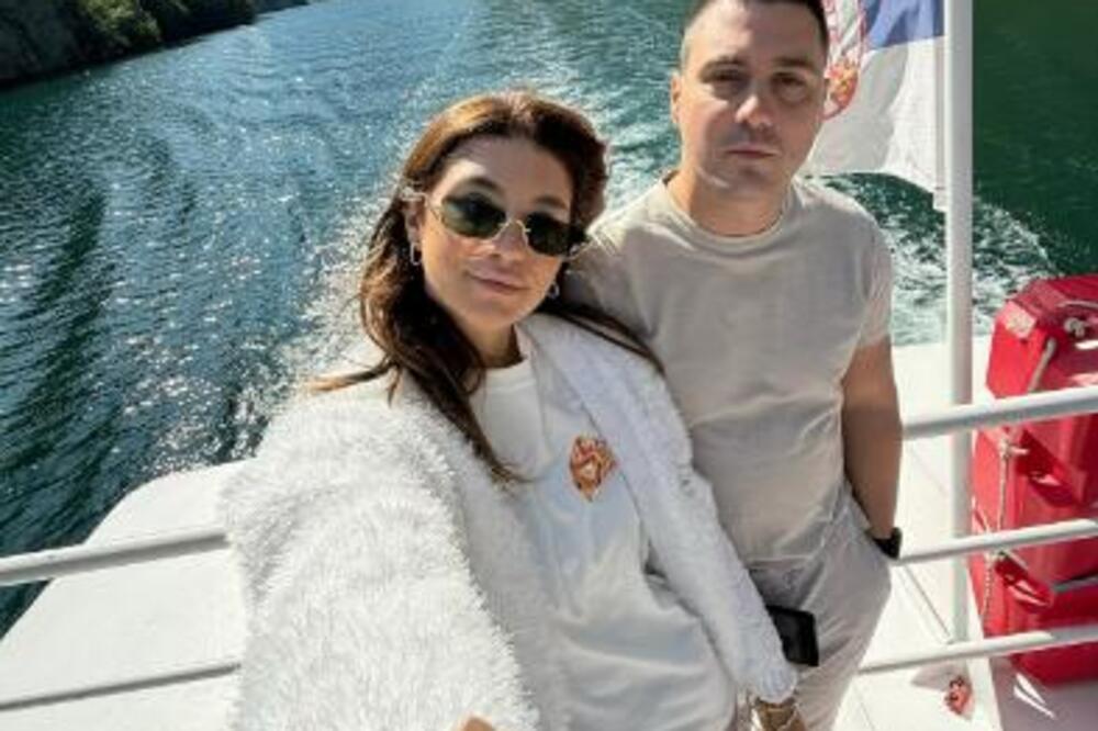 "5 godina ne spavamo u istom krevetu": Ivana surovo o životu sa troje dece do 5 godina, KAPA DOLE ZA ISKRENOST FOTO