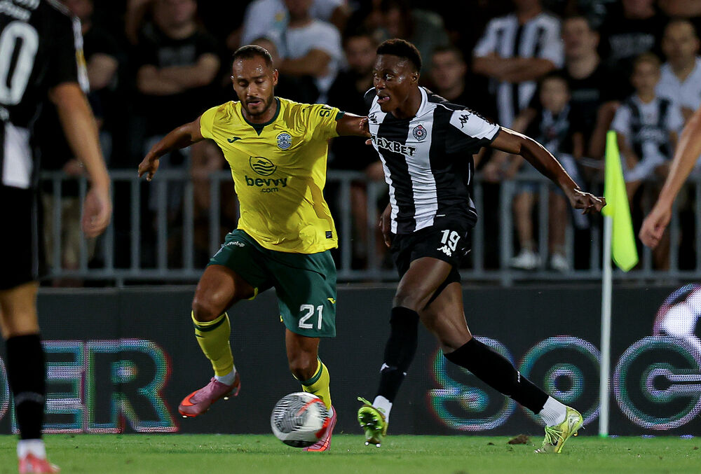 Demba Sek, FK Partizan, FK Hibernijan, Kvalifikacije za Ligu konferencija, Džordan Obita