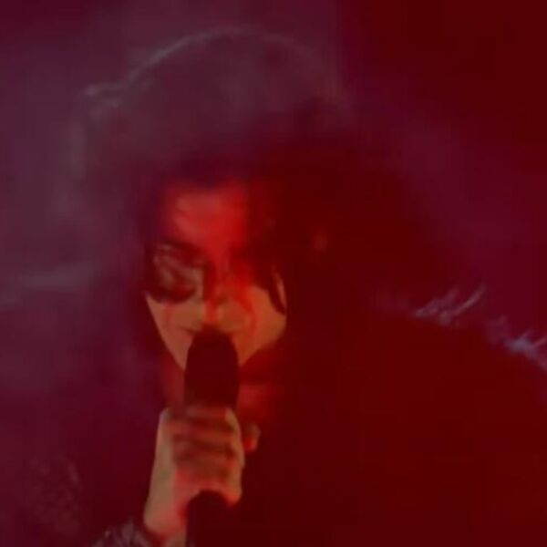 Poznati pevač otkrio detalje odnosa sa muškarcem! Evo ko je misteriozni momak sa kojim je čak 2 godine u vezi!