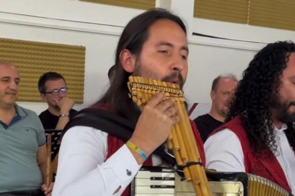 Kolumbijac zapevao "Makedonsko devojče", ceo Balkan se naježio: Janko obukao narodnu nošnju, pa... (VIDEO)