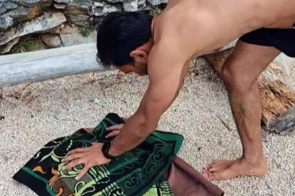 "Isus brine o našim stvarima": Indijac pokazao kako se na Jadranu čuvaju stvari od lopova, svi se zacenili od smeha