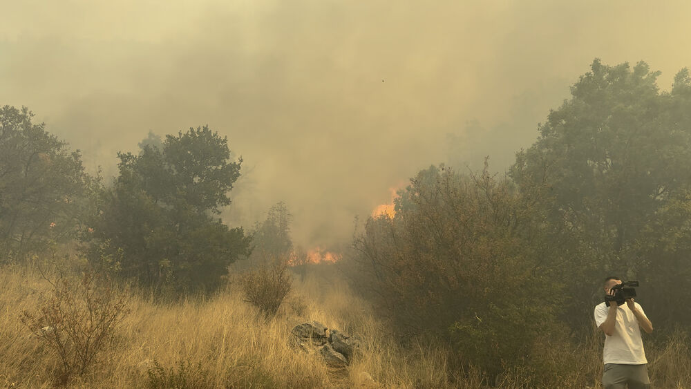 Ovde su trenutno najkritičniji požari u Crnoj Gori: Vatra preti kućama, stihija okovala čitavu zemlju!