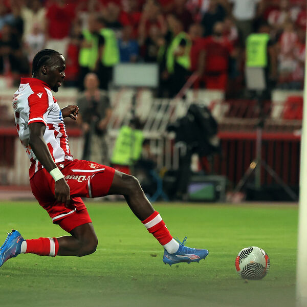 Možda Crvena zvezda i nije morala da ga proda? Šerif Endiaje dominira u dresu Samunspora (Foto)