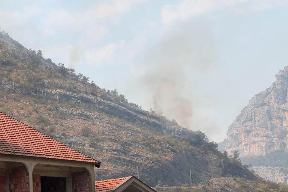 Ovo je uzrok stravičnog požara u Piperima! Uništeno više objekata, poljoprivrednih mašina i imanja...