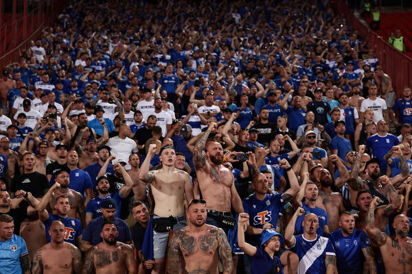 "Uništen najjači savez Evrope, mrze Ukrajinu": Huligani Dinamo Kijeva likuju zbog haosa Delija i navijača Leha!