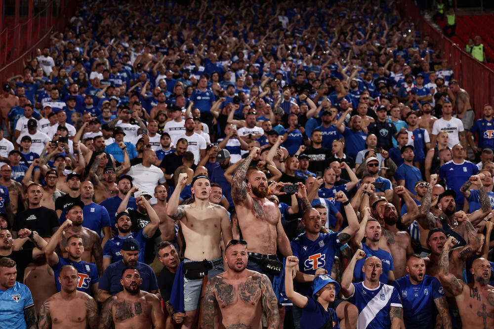 UEFA kaznila Leh zbog transparenta "Kosovo je Srbija!" (Video)