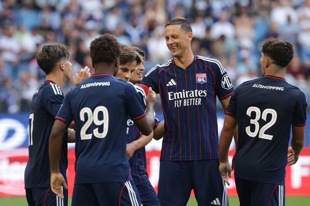 Nemanja Matić zapustil Lyon in postal prost igralec