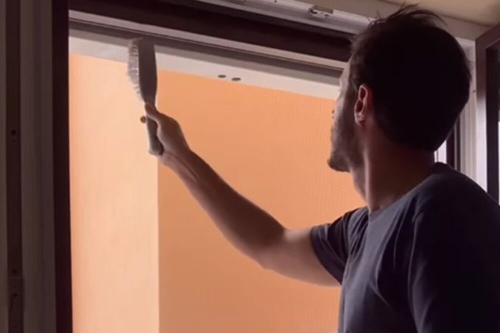 Uz pomoć ovog trika očistićete mrežu protiv komaraca kao od šale: Uradite samo 2 koraka i biće kao nova