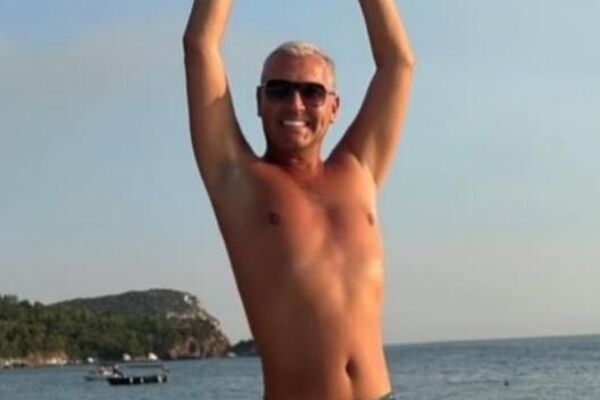 Pričao da je imao odnose s pola estrade, a sad pokazao zategnuto telo: Fotke s jahte raspametile narod, jedno krije