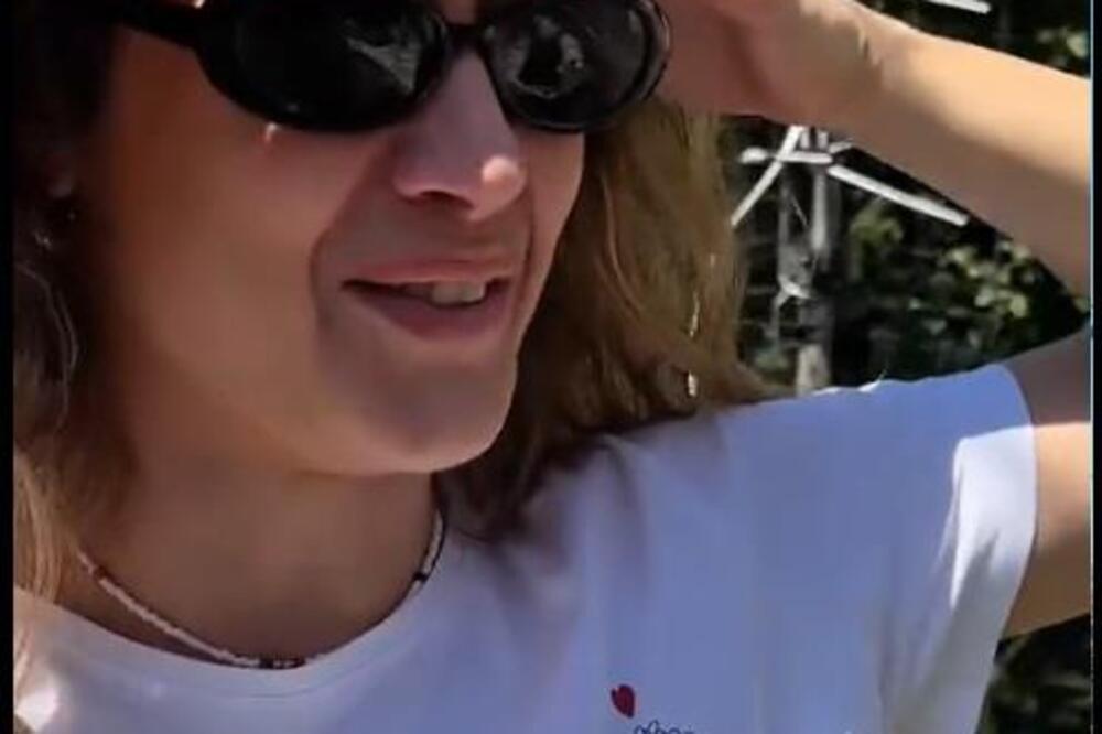 Nevena otišla u dom bake i deke koji nije posetila 14 godina: Zatekla je ruševine u kojima niko nije stanovao