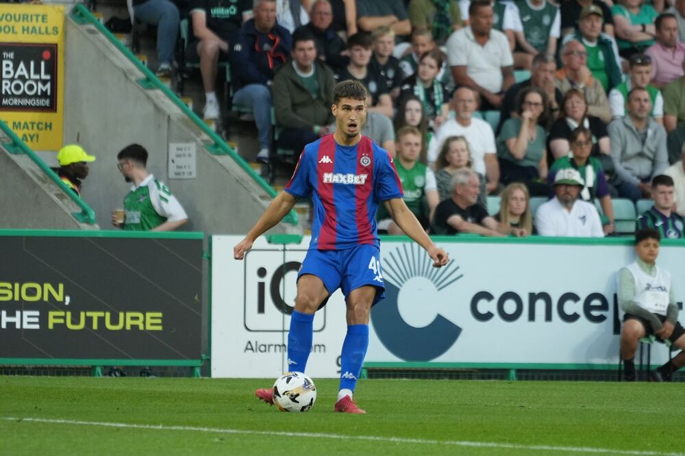 Nikola Simić na utakmici Hibernijana i Partizana