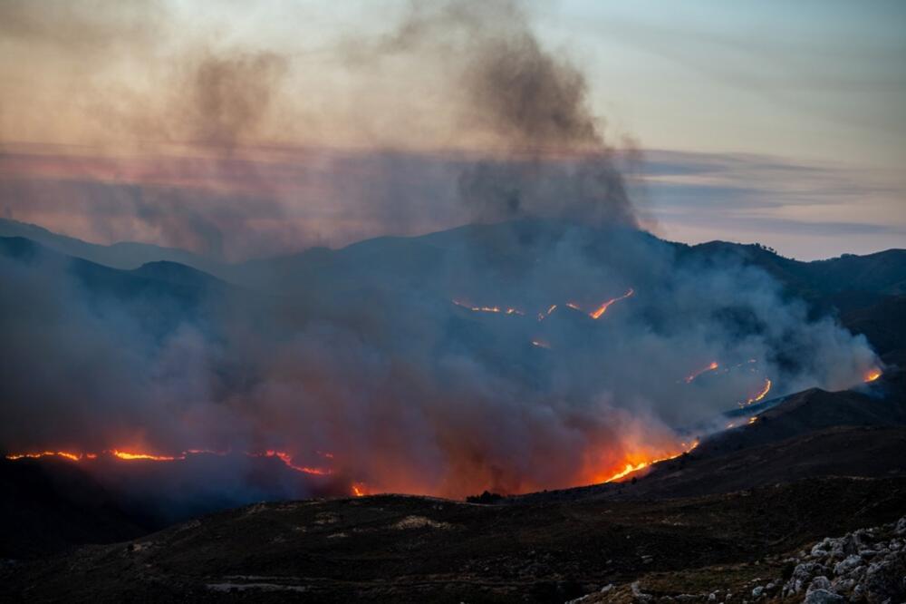 AKTIVIRAN ALARM U GRČKOJ: Strahuje se od razornih požara, region u koji Srbi masovne hrle u NAJVEĆOJ OPASNOSTI