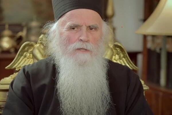 Ovaj greh niko od Srba ne računa, i mnogi to rade, a izjednačava se sa ubistvom: Ne igrajte se sa ovim pred Bogom!