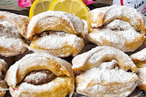 Starinski kolač sa pekmezom: Poslastica koju smo nekada obožavali, ukus i miris vraća u detinjstvo