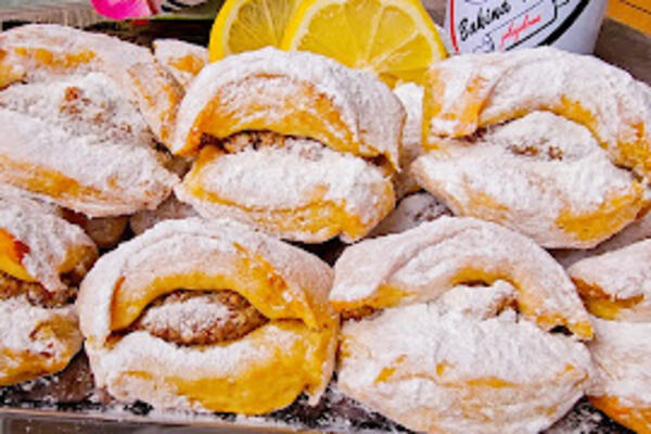 Neverovatno kako su dobri, mekani i lagani: Lažni posni salčići bez kvasca i jaja sa orasima tope se u ustima