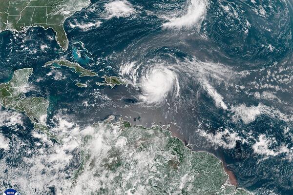 Bivši uragan Erin krenuo na još jednu državu: Očekuju se grmljavinske oluje i poplave, a BLIŽI SE I NAMA!