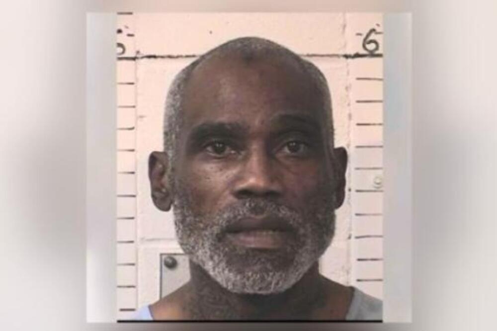 Ovo je muškarac osuđen na četiri doživotne kazne koji je ubio suprugu tokom posete u zatvoru! Ostali sami, pa...