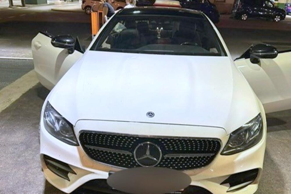 Službeni pas otkrio na Horgošu otkrio veliku zapelnu: Evo šta je sve nanjušio! (FOTO)