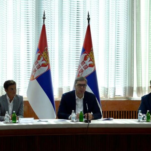 Vučić najavio odlične vesti za penzionere u Srbiji!