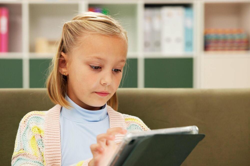 Osnovcima zabranjeni mobilni telefoni, gazirana pića i veštački nokti: Hrvatska škola jednoglasno usvojila odluku!