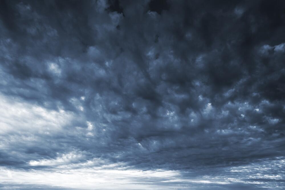 Uragan juri ka Evropi - stižu strašne oluje i talasi od 12 metara! Ove zemlje će se prve naći na silovitom udaru!