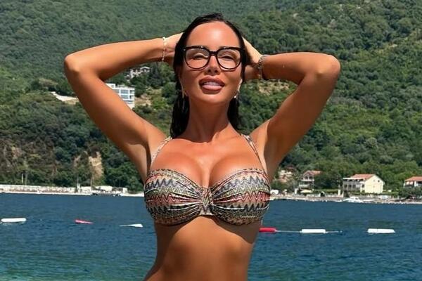 NEKAD JE ZVALI "MEČKA BOŽANA", A SADA POSTALA RIBA IPO! Utegla silikone i samo što ne POPUCAJU