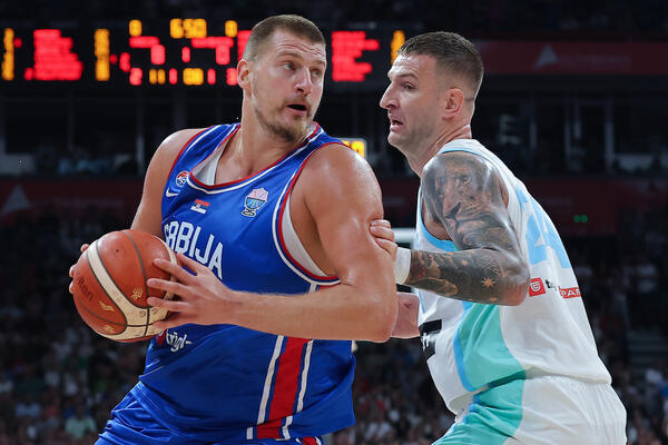 Slovenci kao da se nisu pojavili u Areni! Dominacija Srbije za maksimalan učinak pred Evrobasket (Video/Foto)