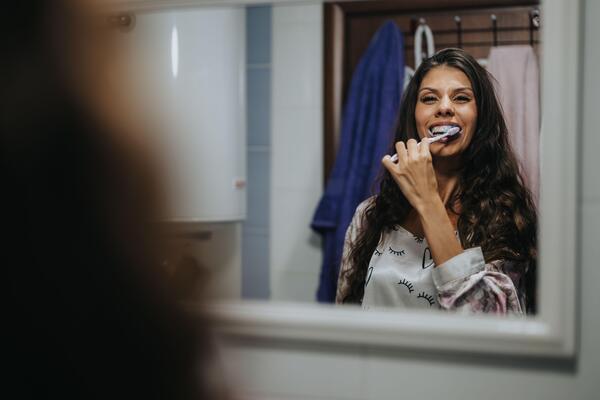 Šta znači kada sanjate da vam ispadaju ili da vam se lome zubi? Babe kažu jedno, a psiholozi nešto sasvim drugo!