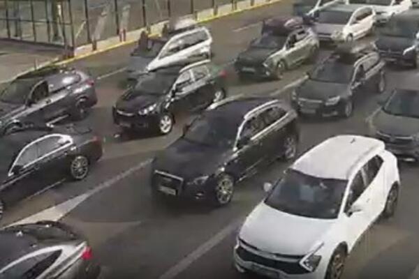 "Katastrofalna gužva od Batajnice ka Dobanovcima": Hitno pronađite alternative, ovo će da traje jako dugo!