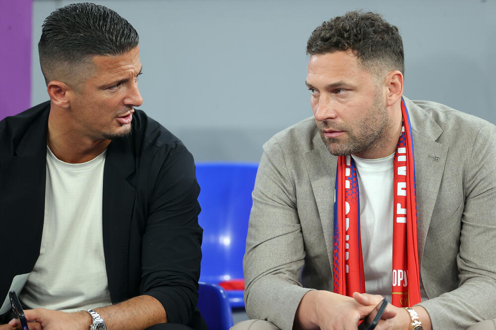 "DUŠKO TO RADI JER SE JELENA SVIĐA OVOM LIKU!": Crnogorac rastavio Tošića na proste činioce! Raspalio kao iz puške