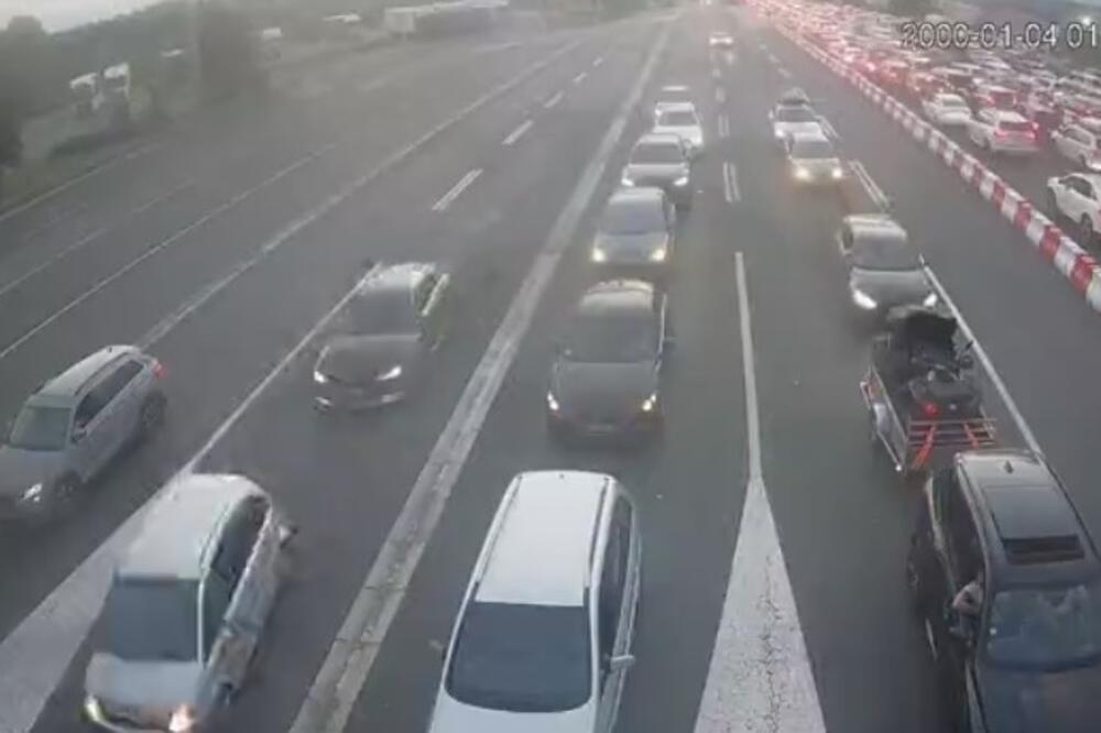 Pogledajte gužvanjac na graničnim prelazima! Još je gore nego danas, OVDE se čeka satima