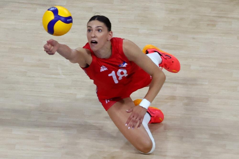 Rutinska pobeda Srbije protiv Kameruna za osminu finala, ali mnogo brine povreda Tijane Bošković (Video/Foto)