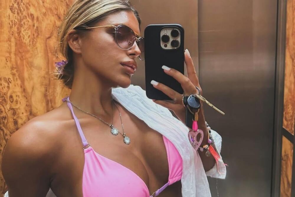 NAJSKANDALOZNIJA VODITELJKA PINKA OVIH DANA POKAZALA PRAVO LICE! Mokra do kože - priče o OŽENJENOM je ne dotiču