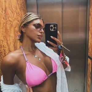 VODITELJKA PINKA KOJA JE OVIH DANA U CENTRU SKANDALA POKAZALA PRAVO LICE! Mokra i nnojava - šok prizor