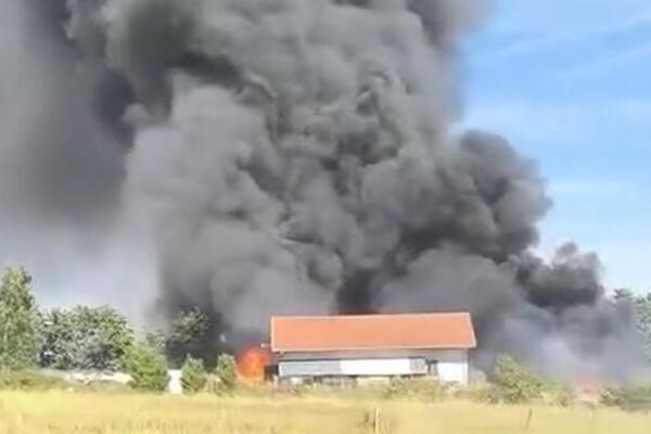 Novim Sadom odjekuju detonacije: Na terenu sve vatrogasne jedinice!