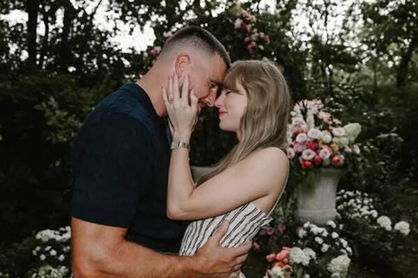 INTIMNO PISMO ZABEZEKNULO NAROD! Informacije o tek verenom paru počele da cure - da li je realno?