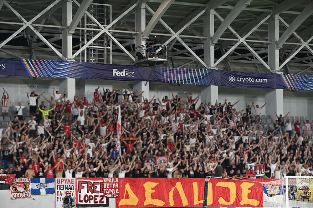 Kosovo je Srbija i zastava naše zemlje! Da se ne zaboravi parola navijača Pafosa (Foto)